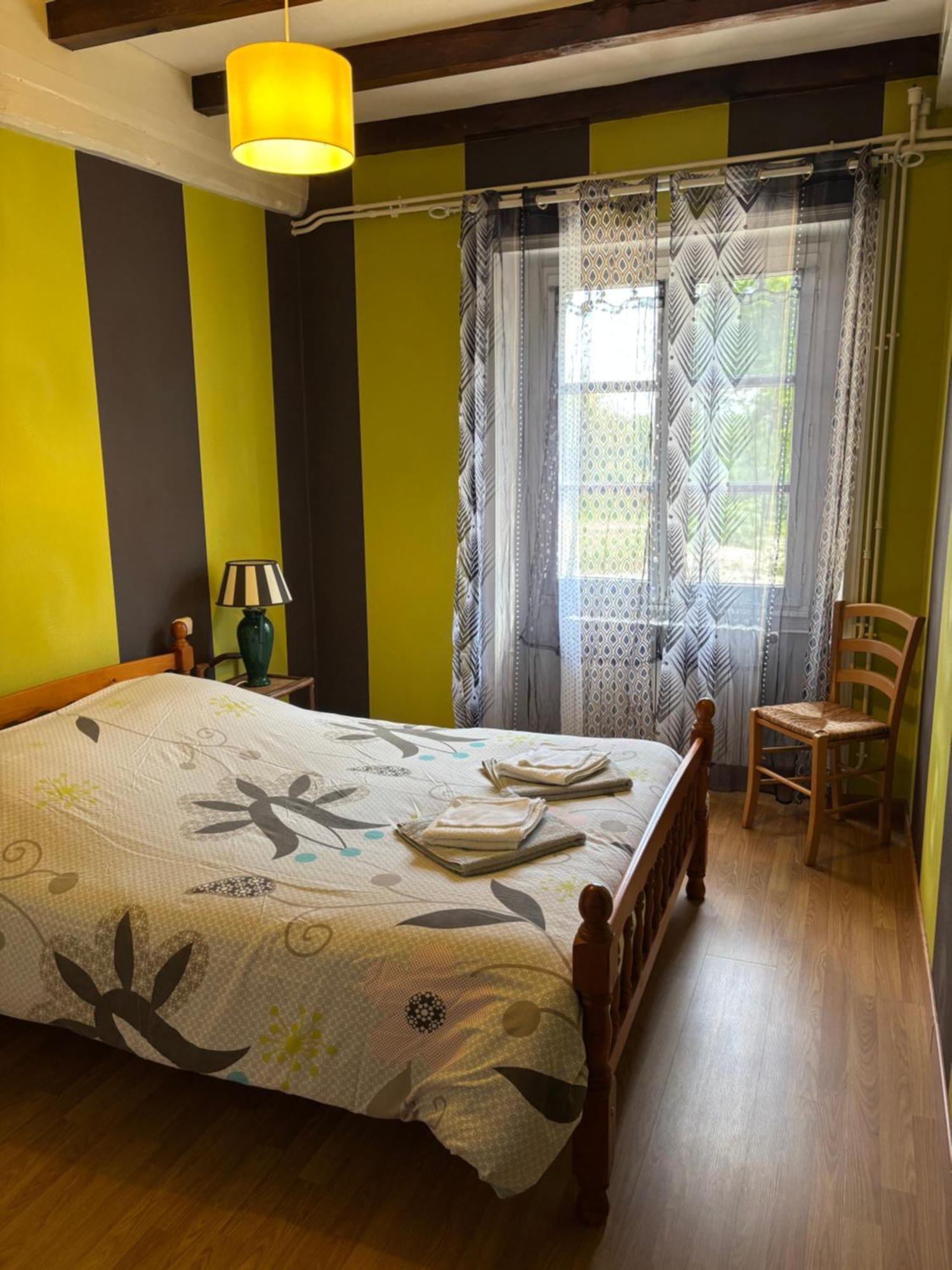 Charmant Logement Entier A La Campagne Sencenac-Puy-de-Fourches Exteriör bild